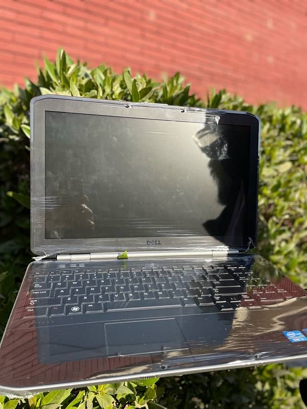 Dell Proper laptop 4/128 SSD 0