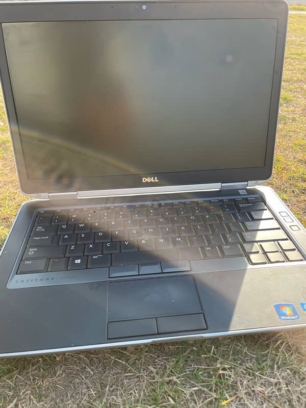 Dell Proper laptop 4/128 SSD 5