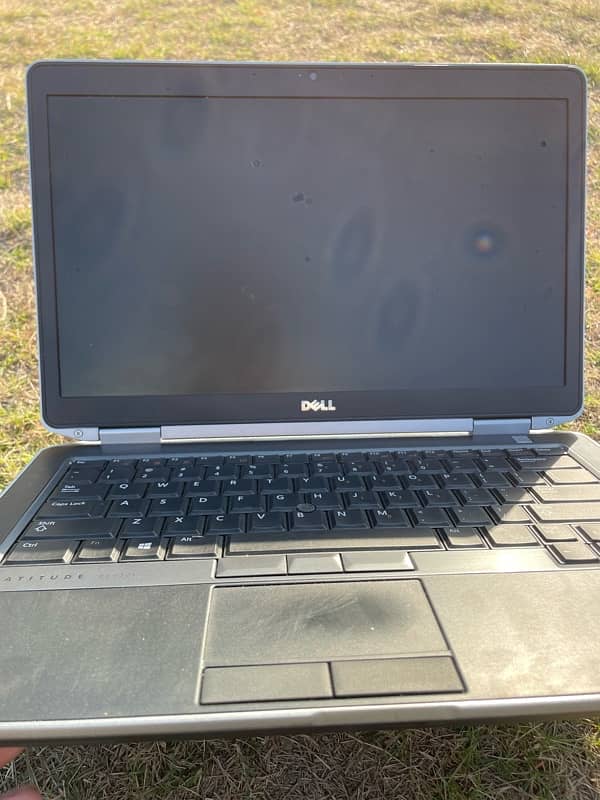 Dell Proper laptop 4/128 SSD 6