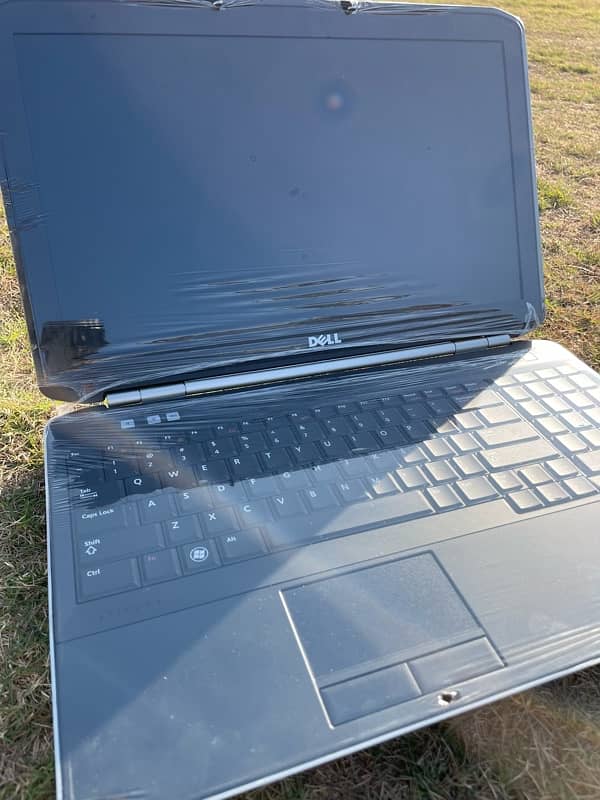 Dell Proper laptop 4/128 SSD 7