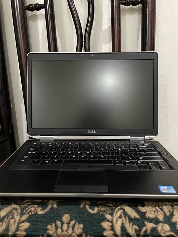 Dell Proper laptop 4/128 SSD 8