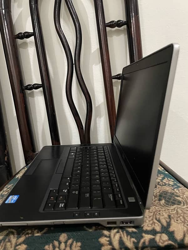 Dell Proper laptop 4/128 SSD 9