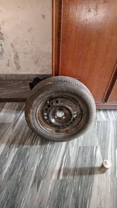 Tyre with rim in good condition (195/65R 15)