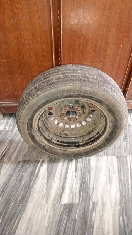 Tyre with rim in good condition (195/65R 15) 1