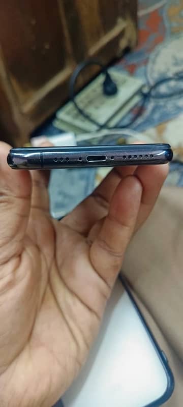 iphone xs 256gb  factory unlock non pta 2