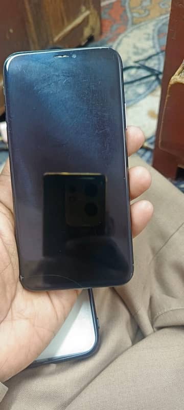 iphone xs 256gb  factory unlock non pta 4