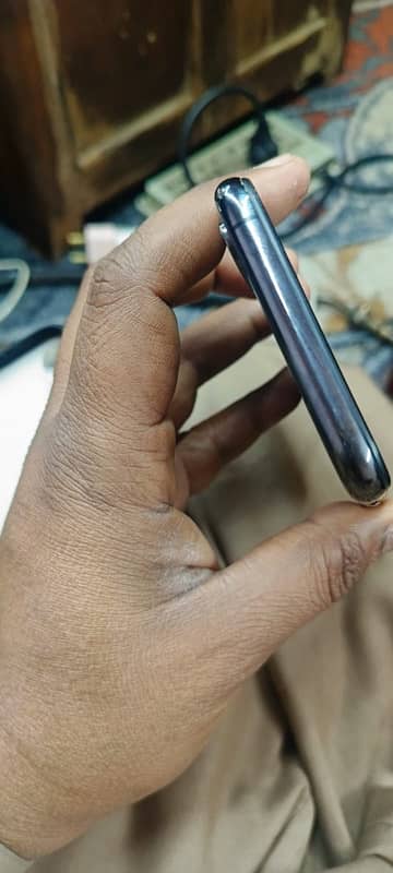 iphone xs 256gb  factory unlock non pta 6