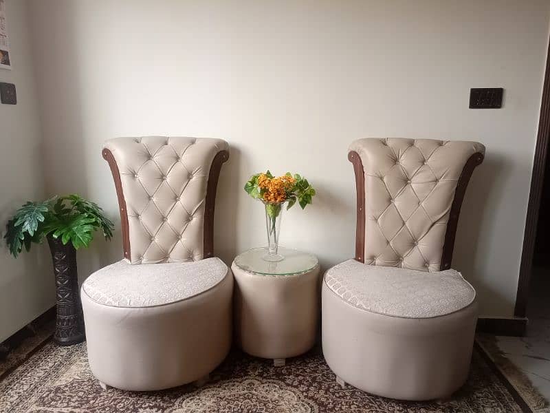 genuine quality coffee chairs with round centre table 1