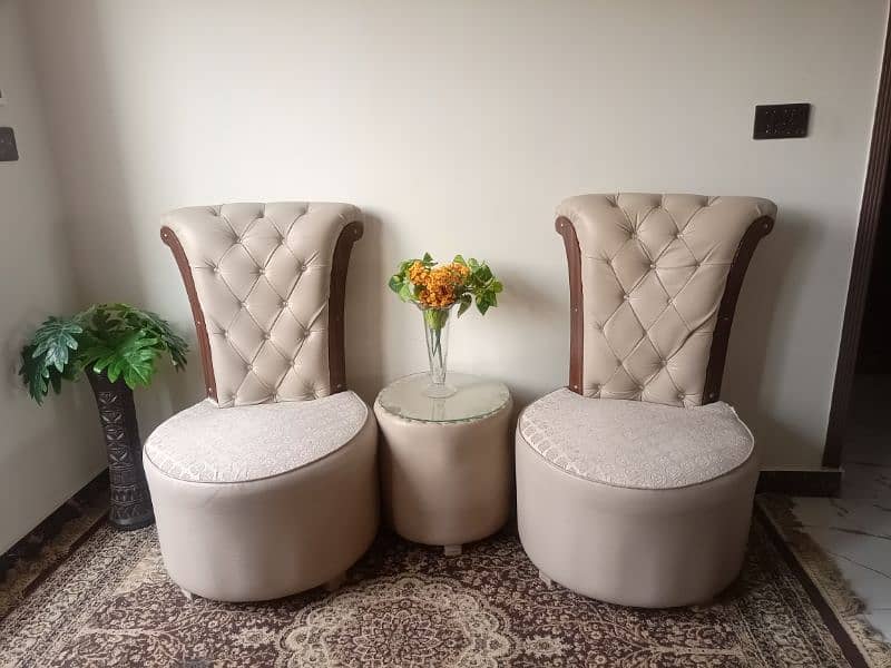 genuine quality coffee chairs with round centre table 2