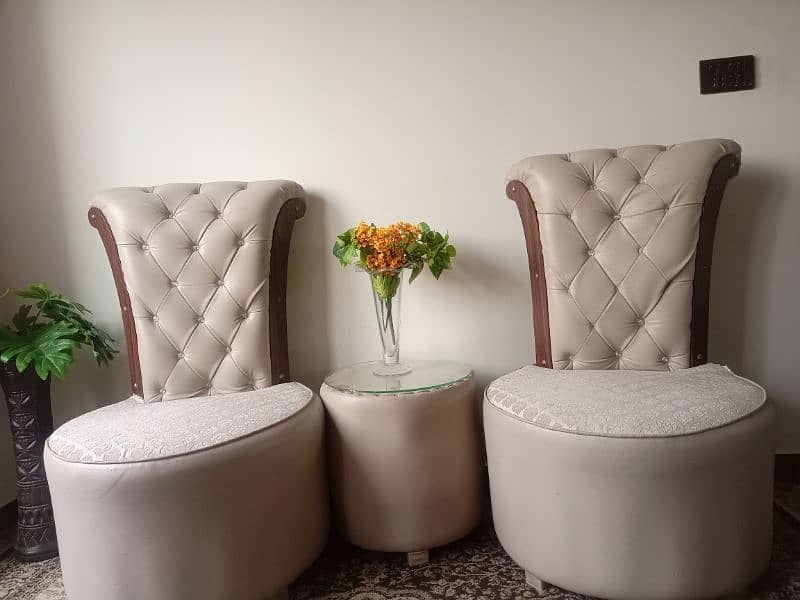 genuine quality coffee chairs with round centre table 3