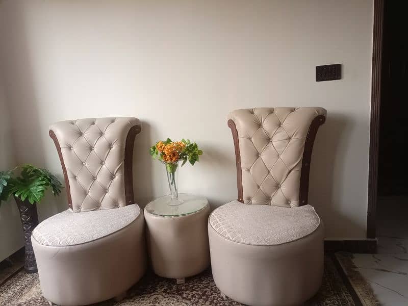 genuine quality coffee chairs with round centre table 4