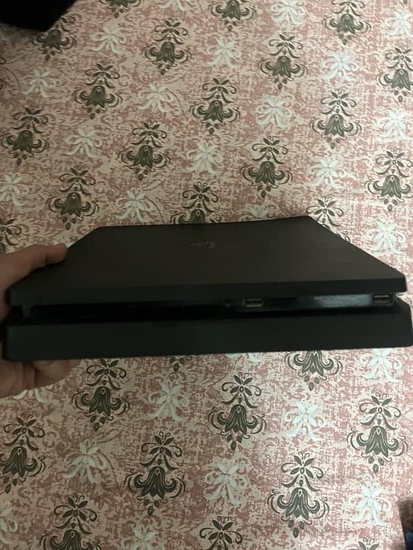 PS4 Slim 1 tb 2