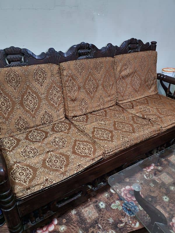 sofa set for sale in mint condition with new cushions 3