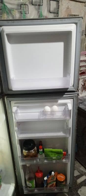 2 doors Dawlance refrigerator urgent for sale 9