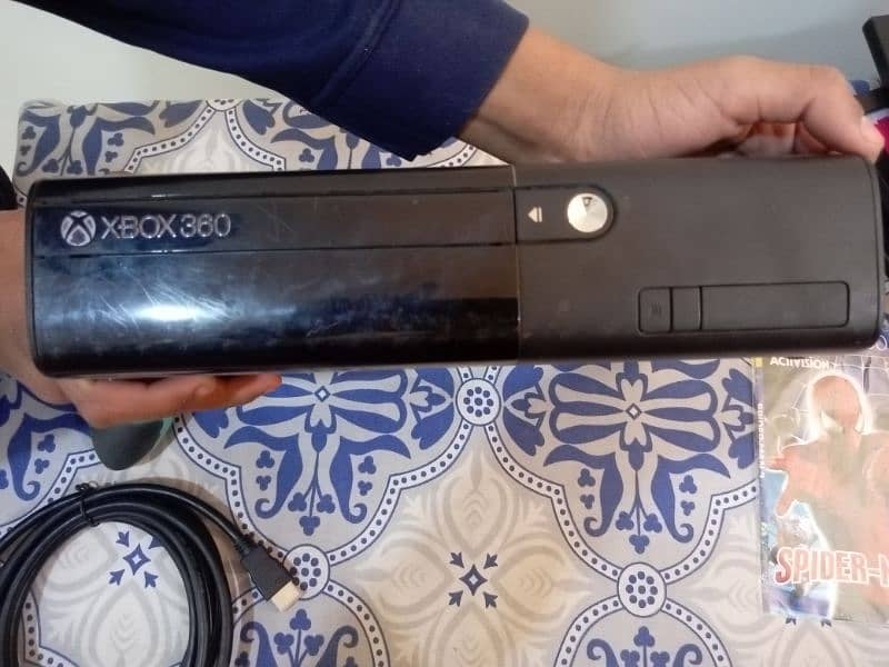 xbox 360 E for sale in low price 1