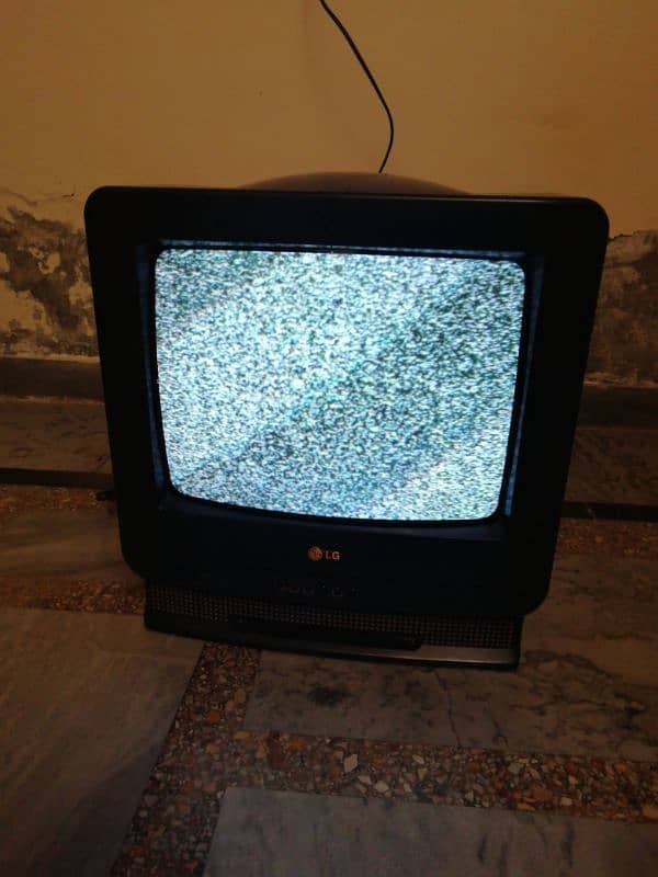 14 Inch TV For Sale 0