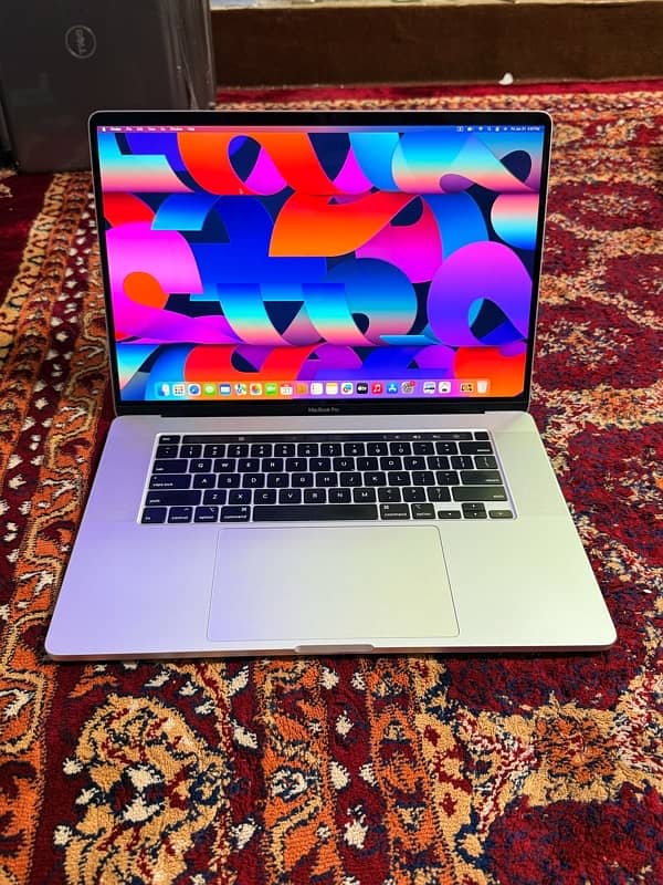 Macbook pro 2019 16inch core i7 32Gb Ram 512Gb 4Gb Graphics Laptop 3