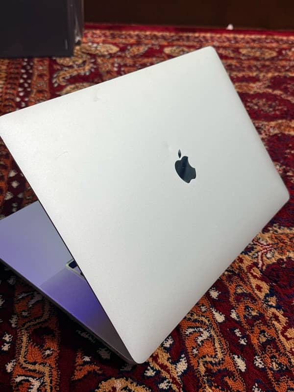 Macbook pro 2019 16inch core i7 32Gb Ram 512Gb 4Gb Graphics Laptop 6