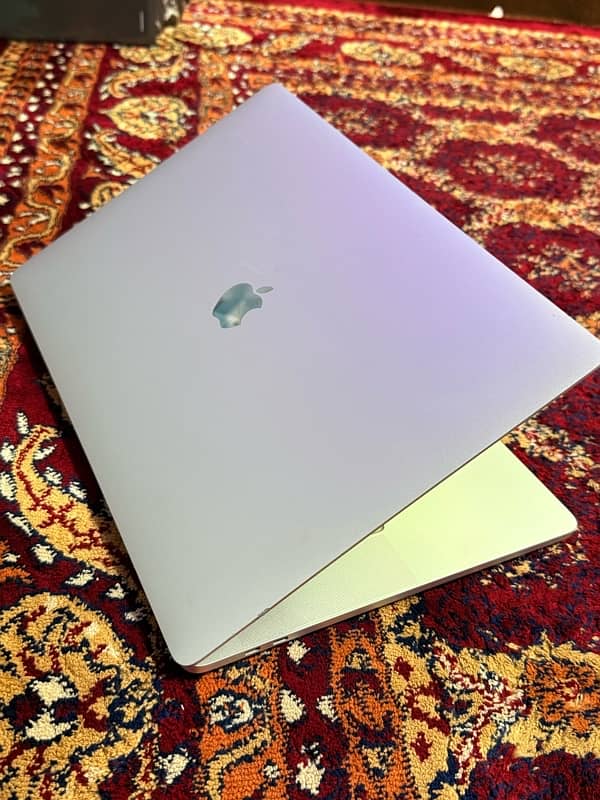 Macbook pro 2019 16inch core i7 32Gb Ram 512Gb 4Gb Graphics Laptop 7