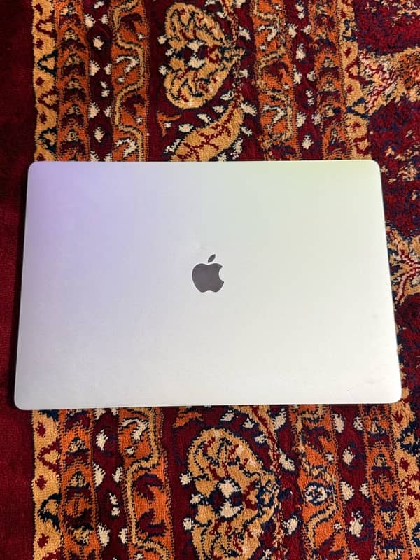 Macbook pro 2019 16inch core i7 32Gb Ram 512Gb 4Gb Graphics Laptop 9