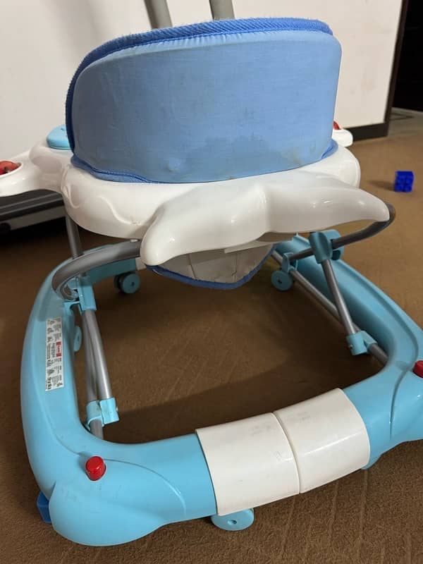 Infantes 2-In-1 Baby Walker Rocker 11