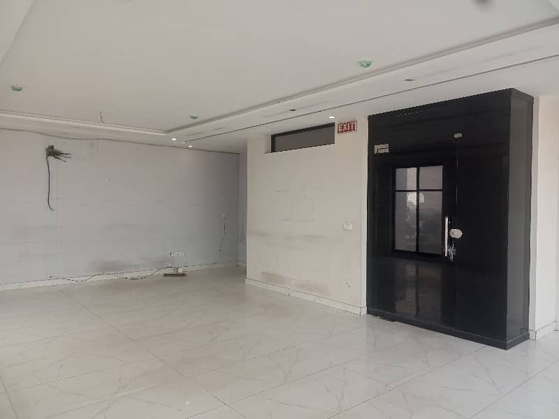 04 MARLA COMMERCIAL 4TH FLOOR WITH LIFT AVAILABLE 45