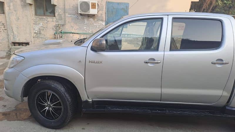 Toyota Hilux 2007 4X2 urgent Sale 03219425635 3