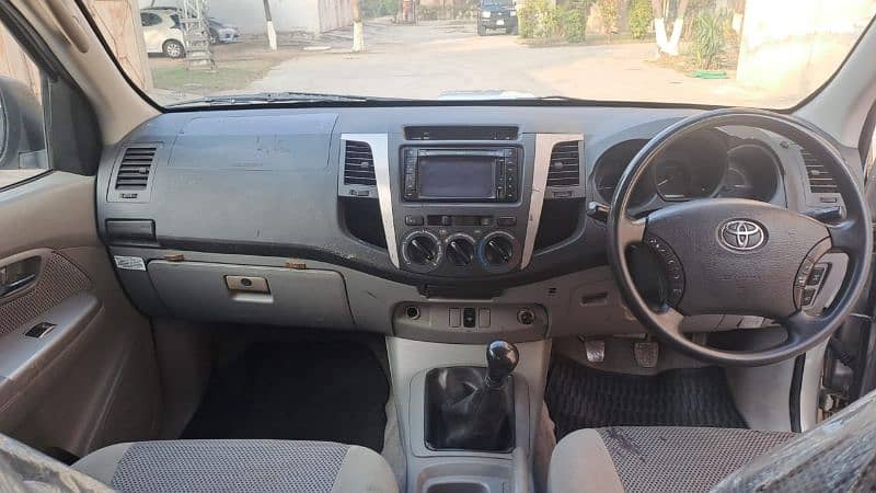 Toyota Hilux 2007 4X2 urgent Sale 03219425635 8