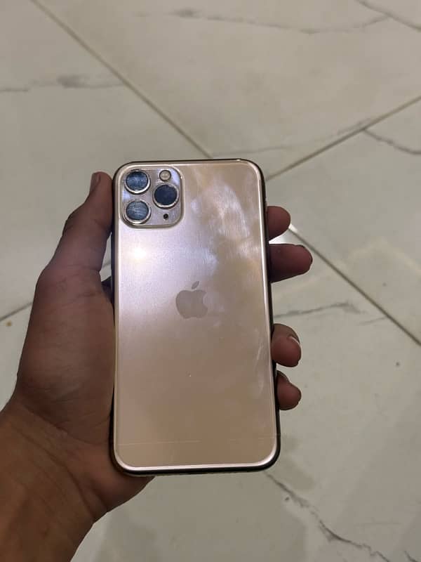 Iphone 11 pro factory unlock 64gb golden colur  whatsap nu 03306505203 1