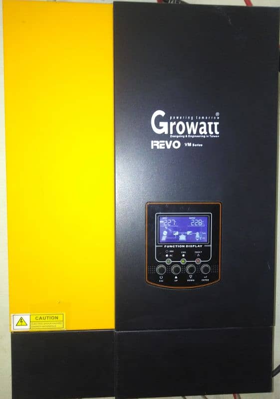 Growatt 3.2 KW Solar Inverter pv 65A. 24v 2