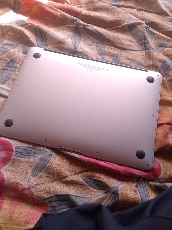 macbook air 13 inch , mid 2011 3