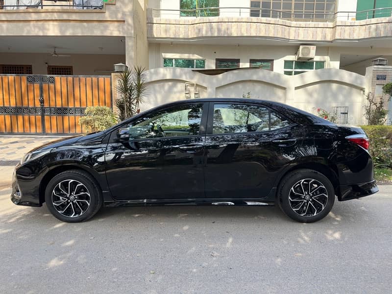 Toyota Corolla Altis S. E 2024 3