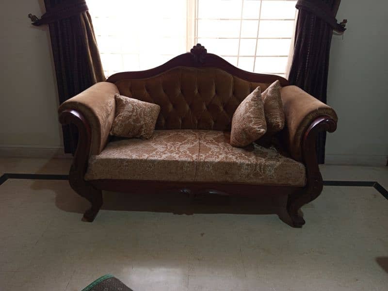 7 seater sofa chinyoti+ table 3