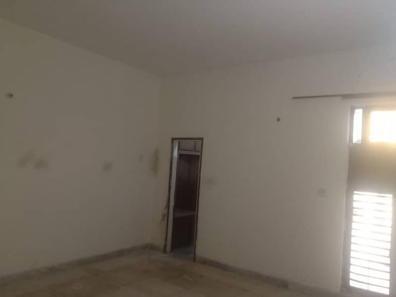 Spacious Lower Portion Is Available In Allama Iqbal Town For rent 14