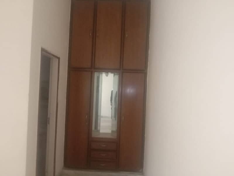 Spacious Lower Portion Is Available In Allama Iqbal Town For rent 15