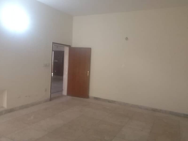 Spacious Lower Portion Is Available In Allama Iqbal Town For rent 18