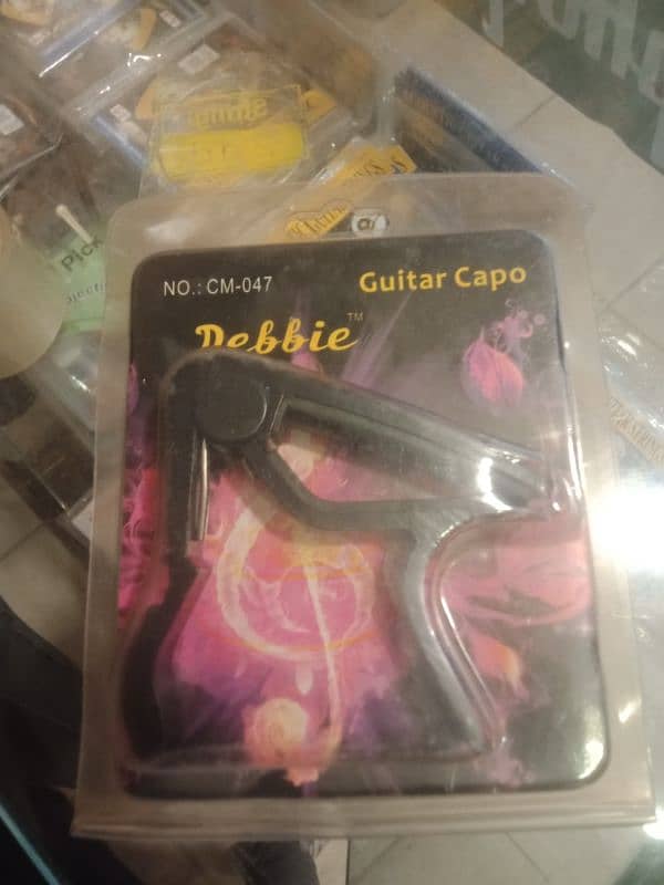 Debbie guitar capo 1