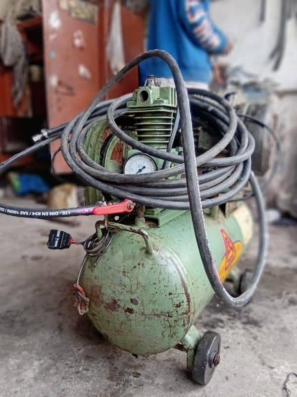 Air Compressor 28 ltr 1