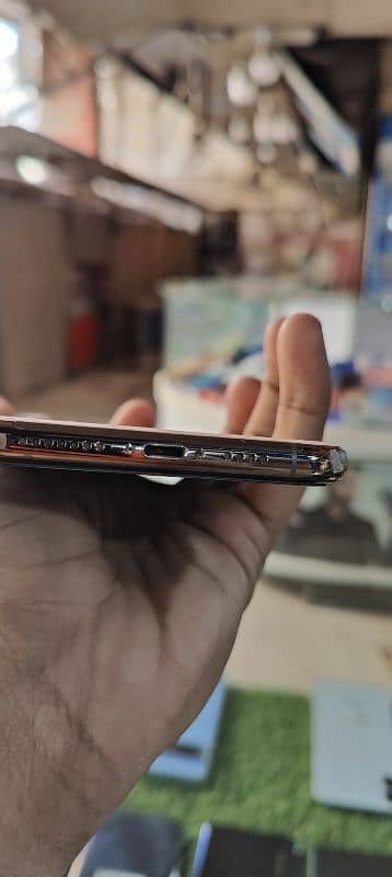 iPhone 11 Pro Max 64 GB PTA Approved 4