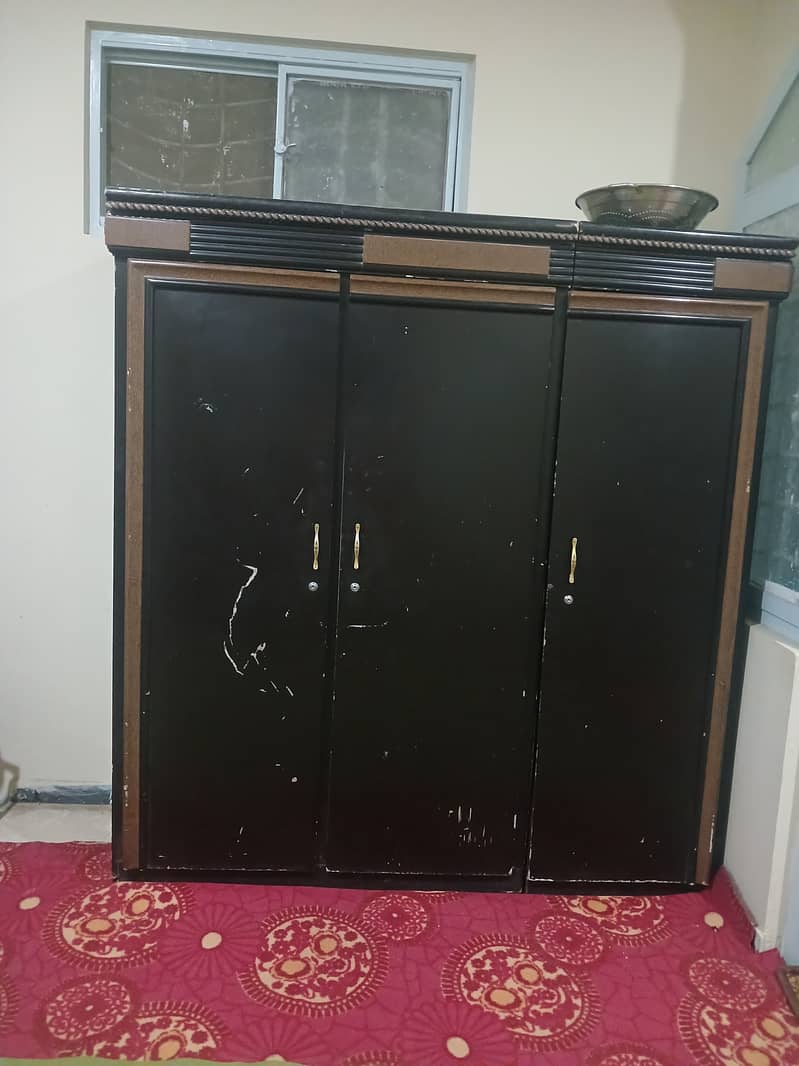 Wooden wardrobe, original Deco, Used in good condition. 0