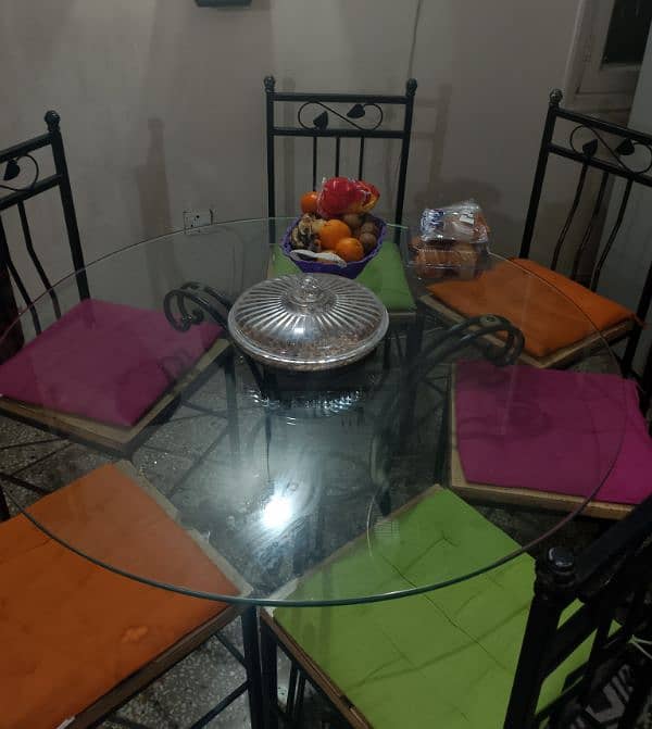 Round Iron -rod and glass dining table set 2