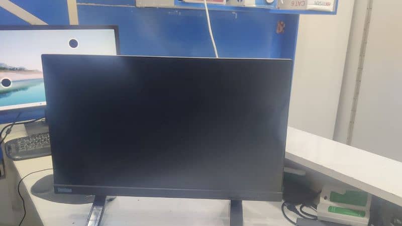 22 inch Full HD LED Backlit VA Panel Monitor THINKVISION S22E-20 0