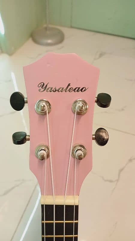 UKULELE YASATEAO 2