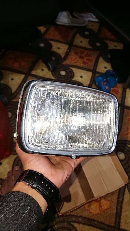 Complete CD Head Light   مکمل ہیڈ لائٹ (CD) 1