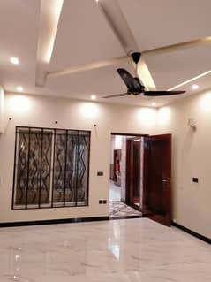 10 MARLA UPPER PORTION FOR RENT IN PIA HOUSING SOCIETY. ALL FACILITIES AVAILABLE. FOR SMALL FAMILY ONLY.