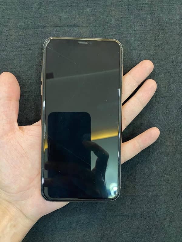 Iphone 11 Pro max 64 gb pta approved 4