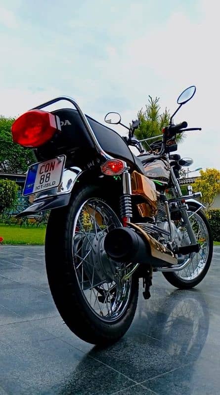 Honda CG 125 Color Black Gold Edition Self Start 0