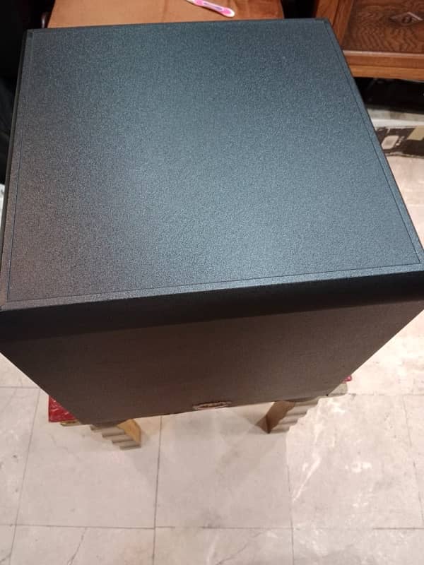 KLIPSCH powered subwoofer 1