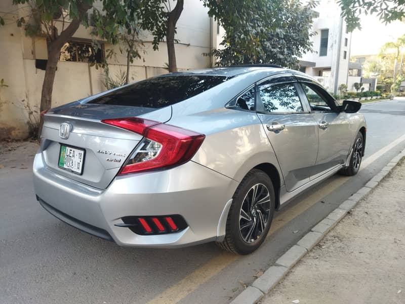 Honda Civic Oriel 2018 5