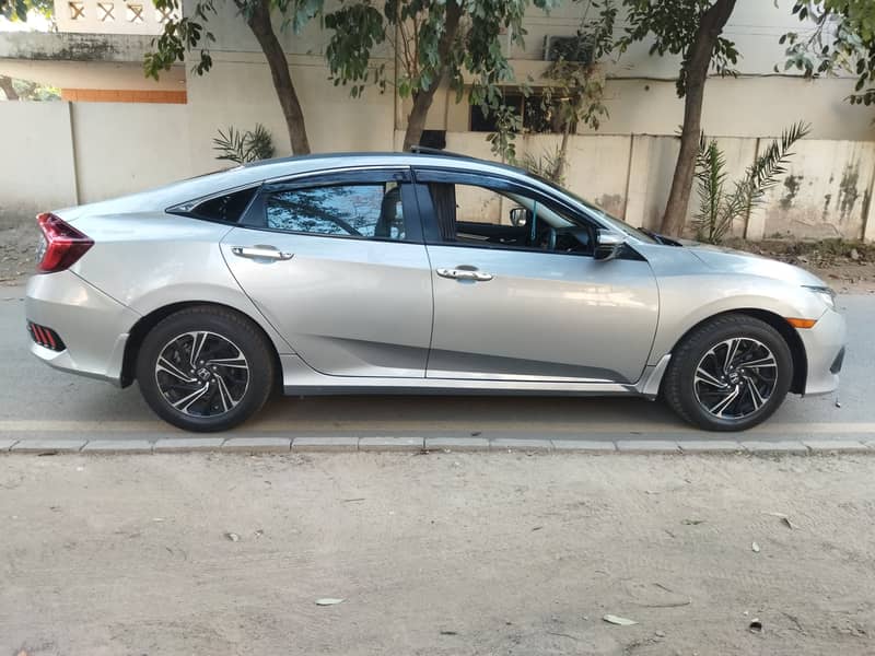 Honda Civic Oriel 2018 6